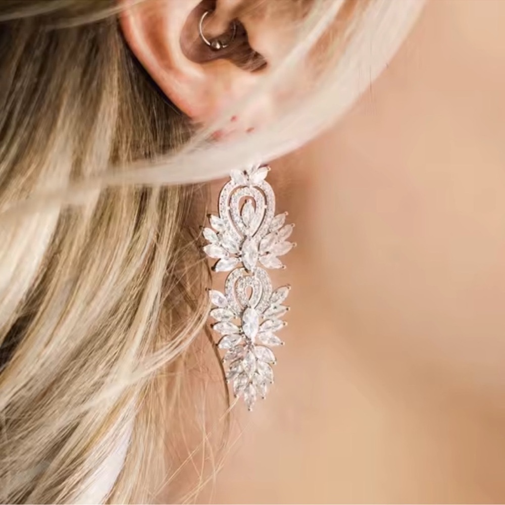 Marquis Elegant Diamond Silver Crystal Earrings - Picture 4 of 5